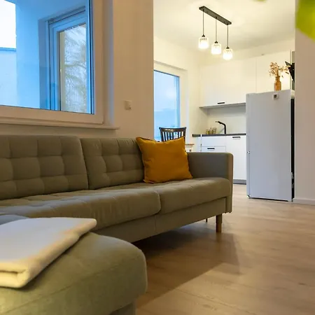 아파트 Zentrale Neubauwohnung In *