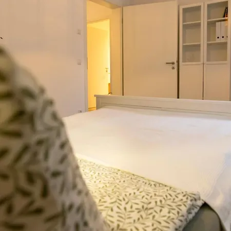 Zentrale Neubauwohnung In