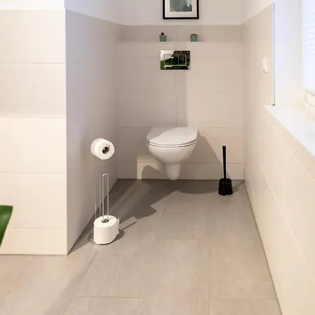 아파트 Zentrale Neubauwohnung In