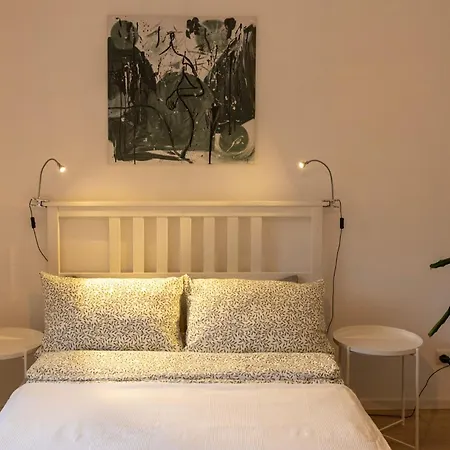 Zentrale Neubauwohnung In 아파트